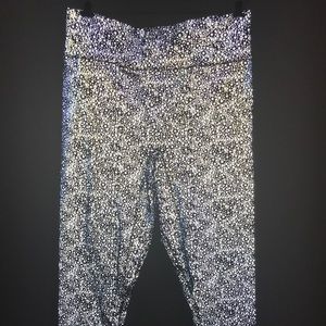 Noli yoga reflective silver leggings EUC